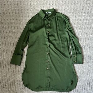 Green Button-Up Dreas